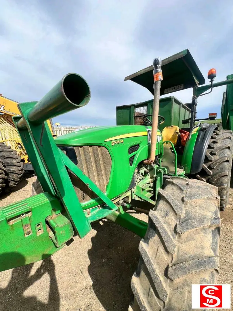 John Deere 5105M