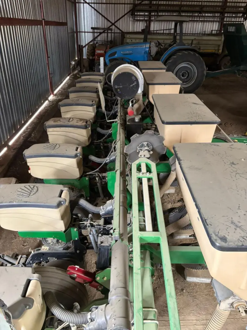 8 ry Greate Plains planter | Agrimar 