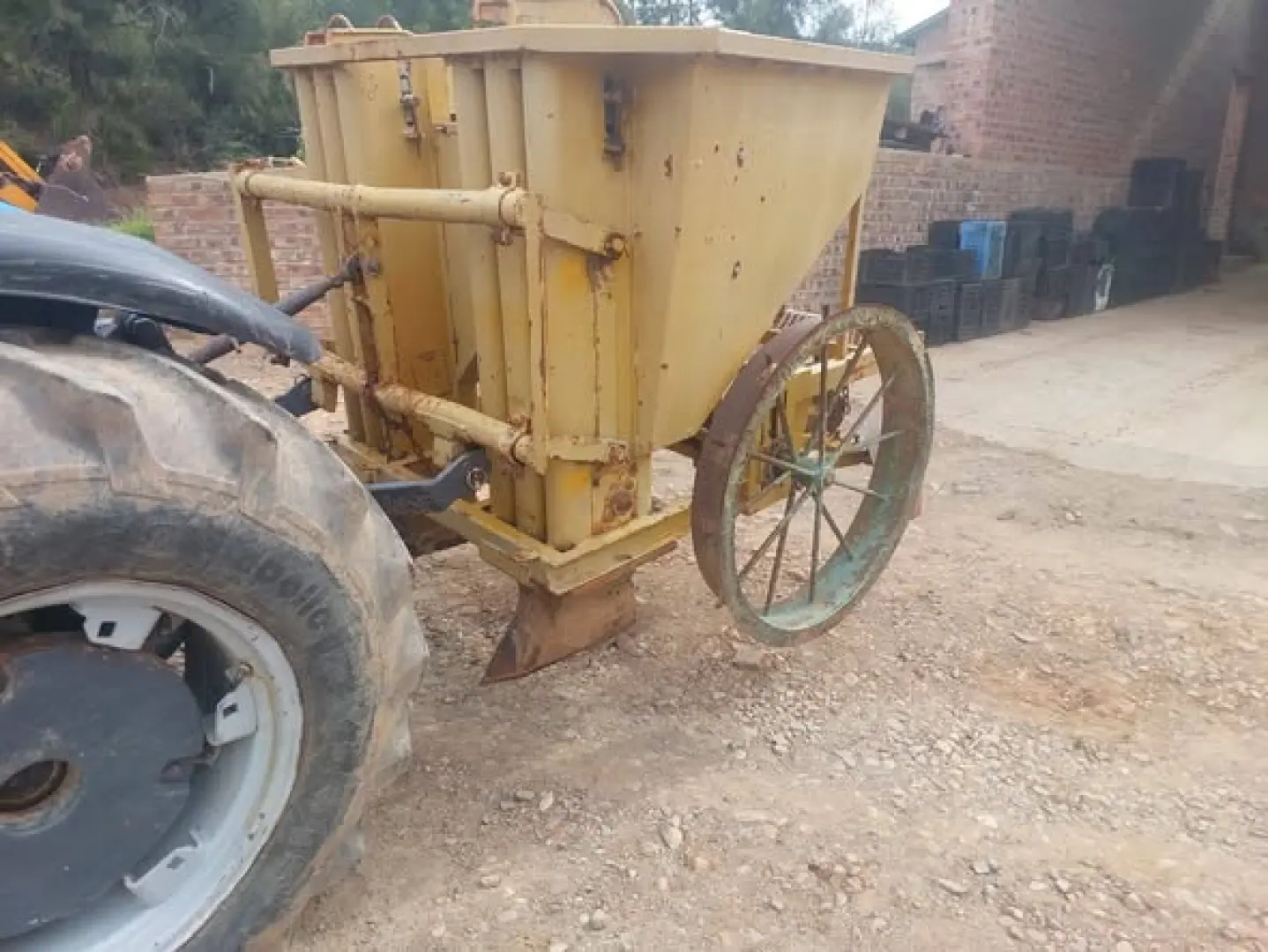 Dubbel ry aartappelplanter | MK Landbou Dienste