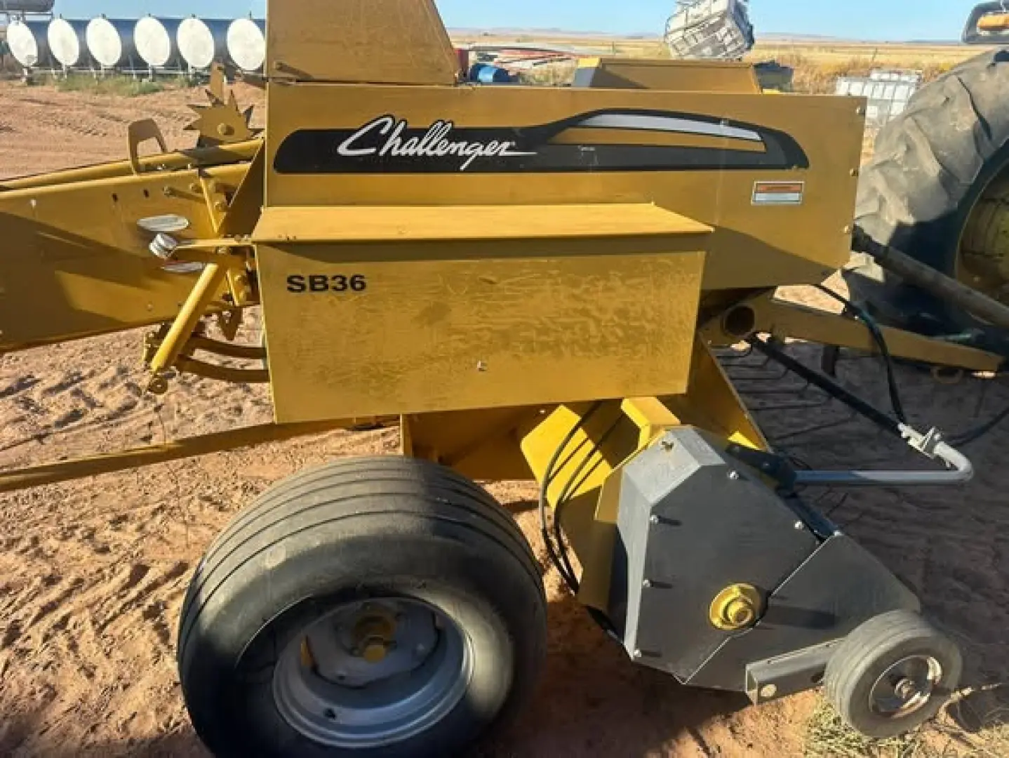 Challenger SB36 blokkies baler | MK Landbou Dienste