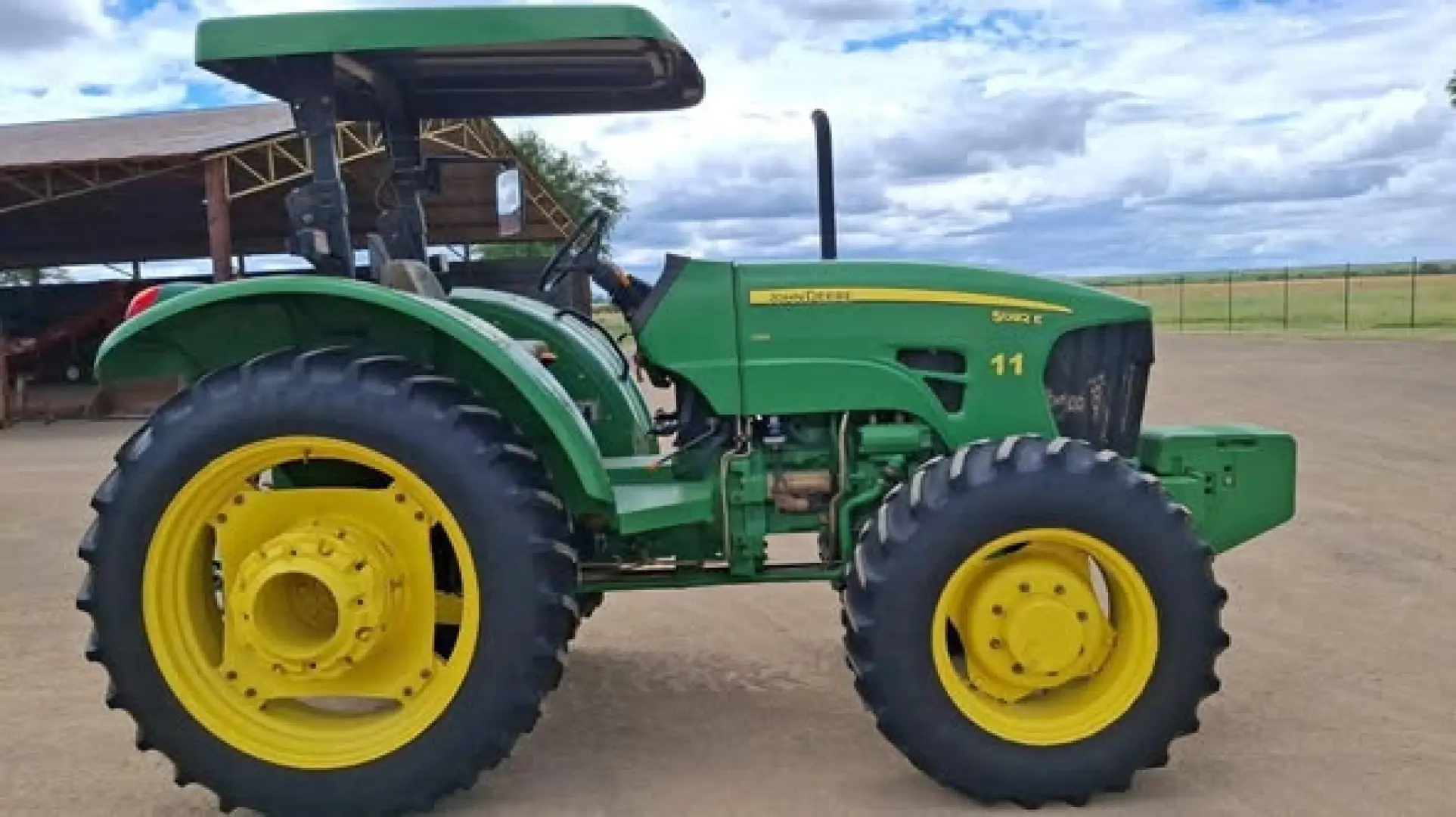 John Deere 5082E   MFWD 12X12 | MK Landbou Dienste
