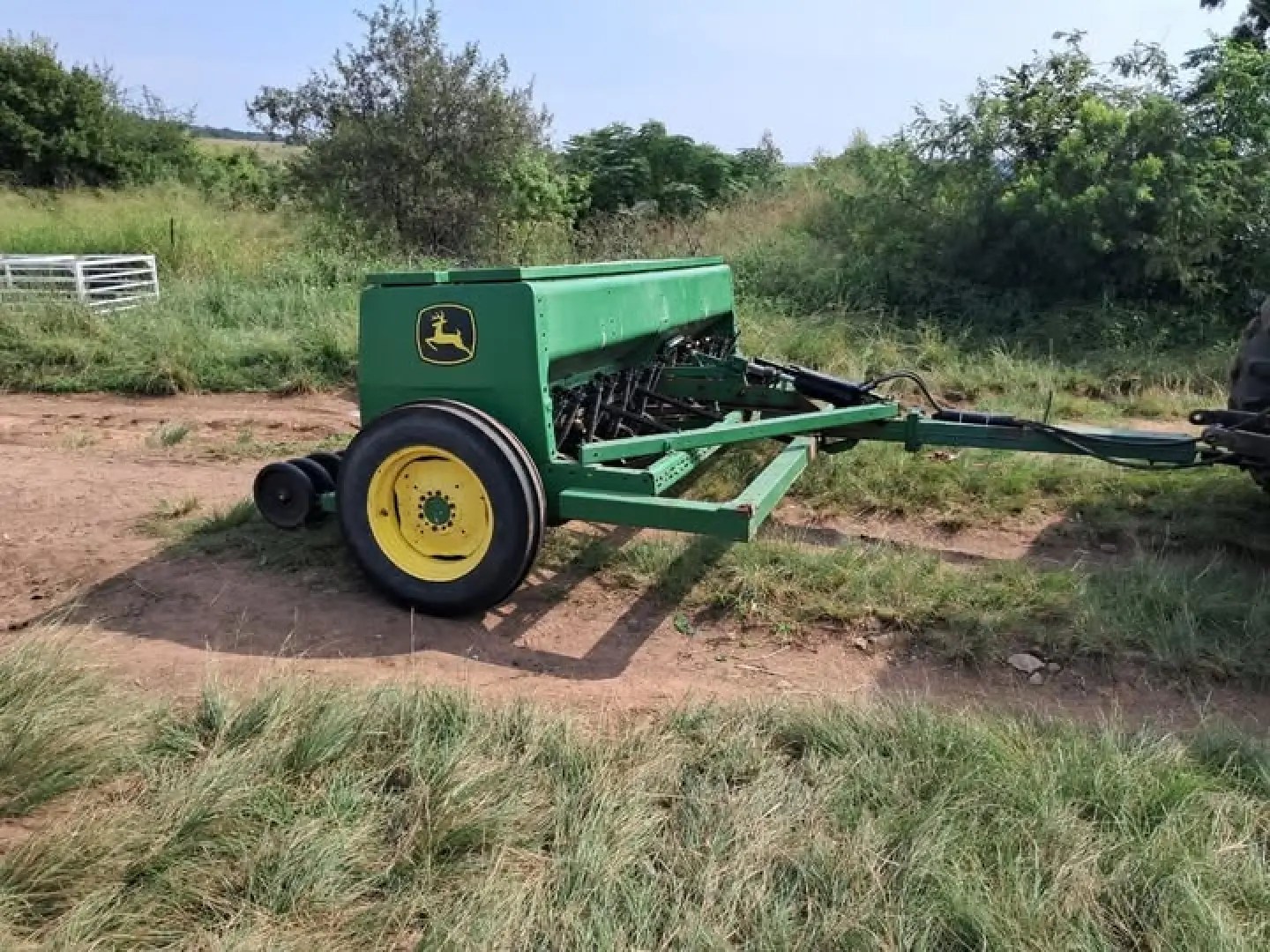 John Deere 450 koringplanter | MK Landbou Dienste