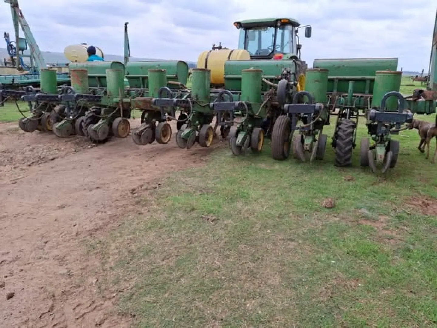 John Deere 8 ry .91 planter  Dicky John monitor | MK Landbou Dienste