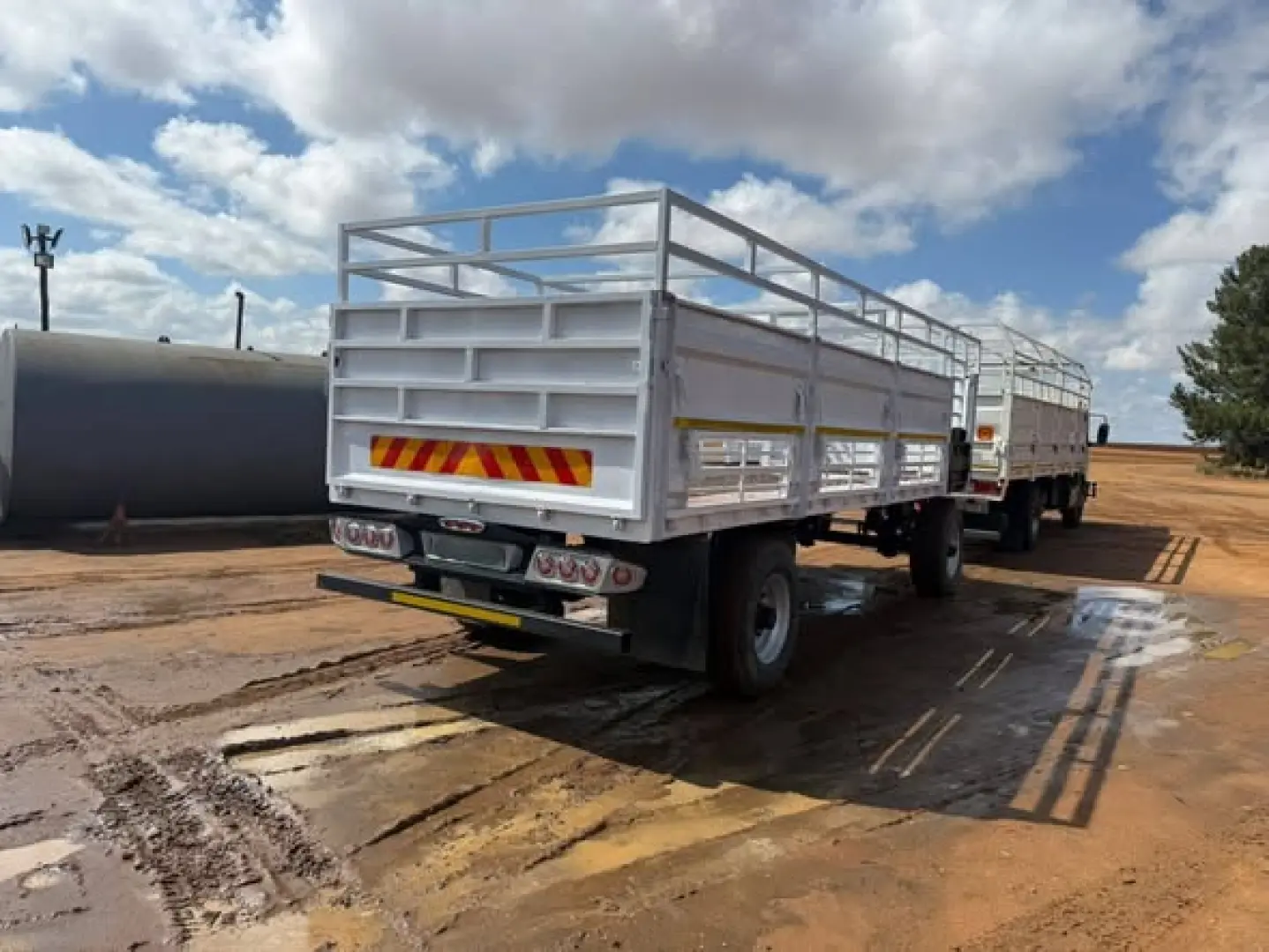 8m Bees waentjie | MK Landbou Dienste