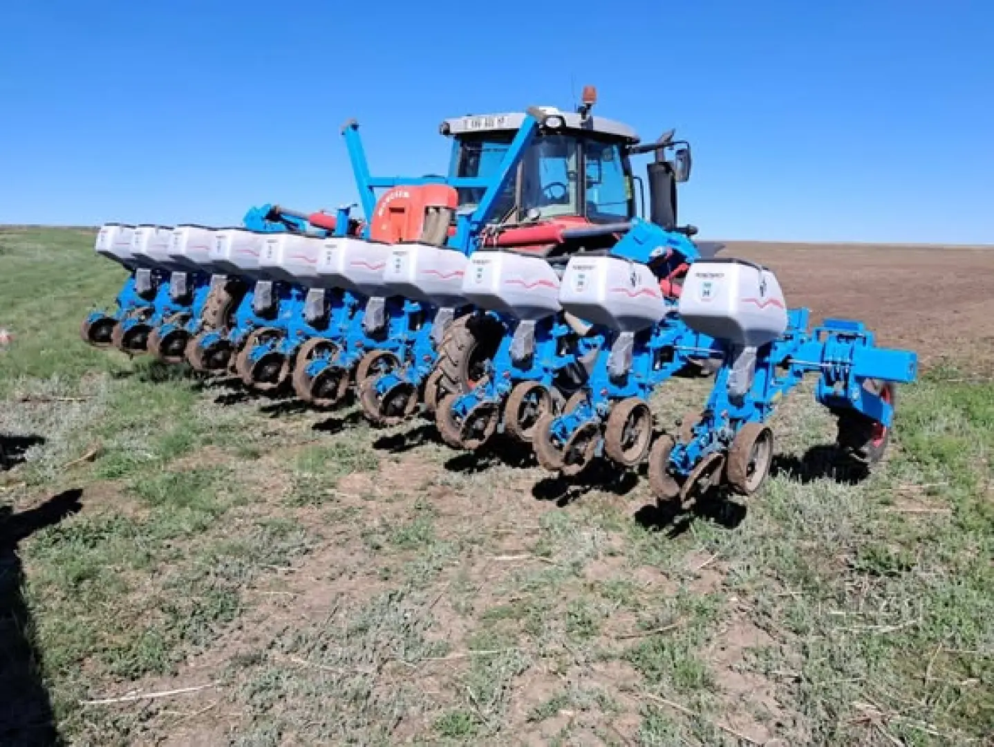 2022 Monosem 10 ry .76 wing fold lift planter  | MK Landbou Dienste
