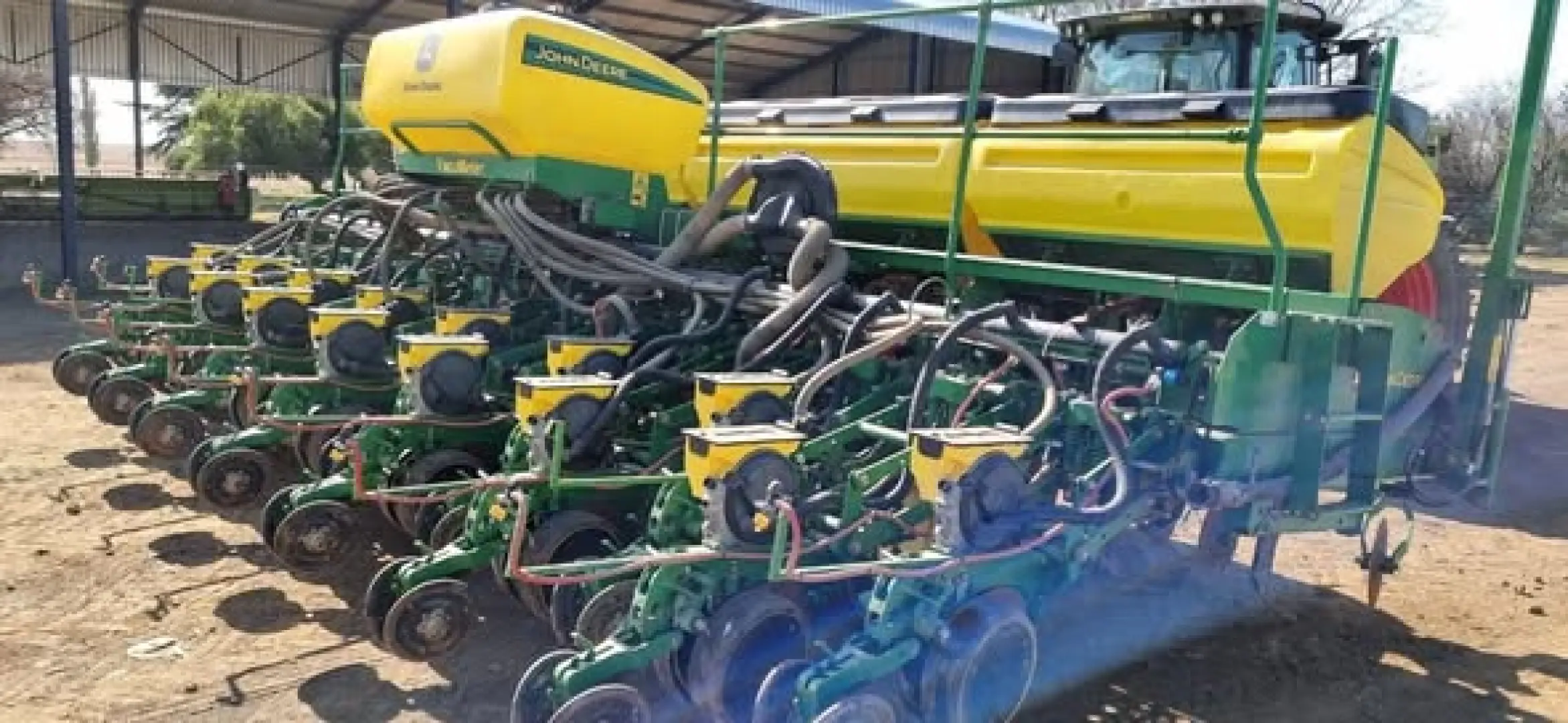 John Deere 2117 planter | MK Landbou Dienste