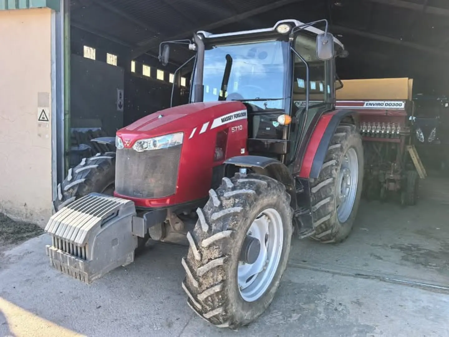 Massey Ferguson 5710 | MK Landbou Dienste