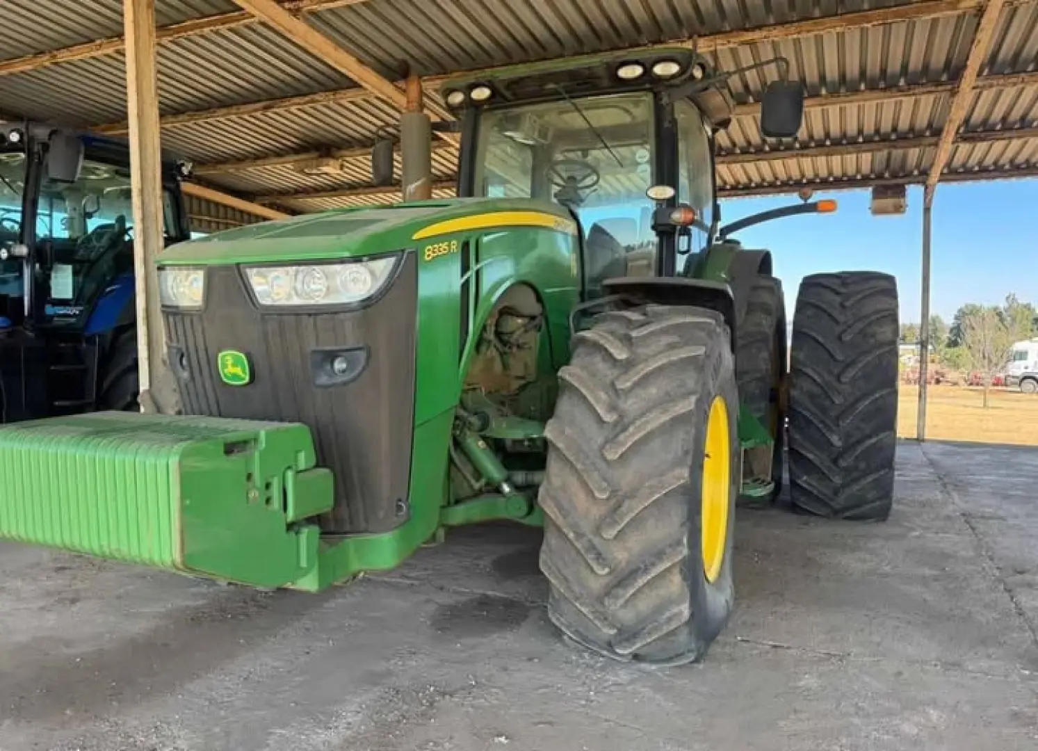 John Deere 8335R  2013 Model | MK Landbou Dienste