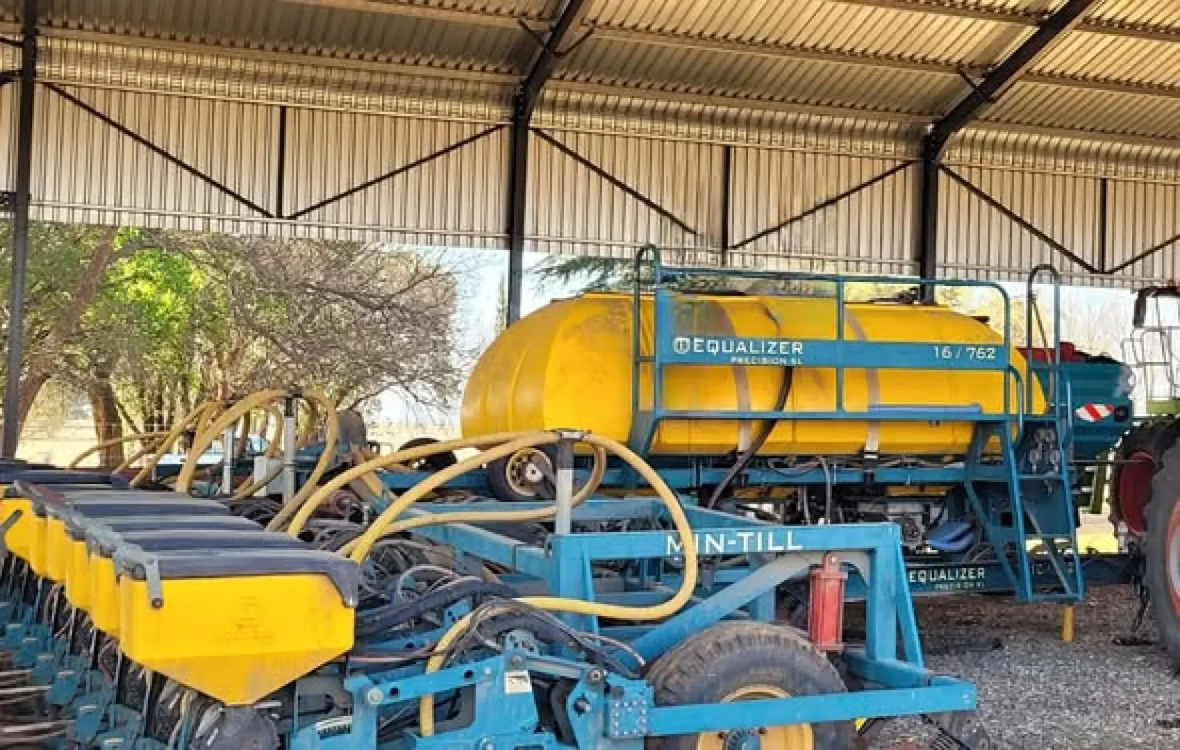 16Ry 762mm Equalizer planter | MK Landbou Dienste