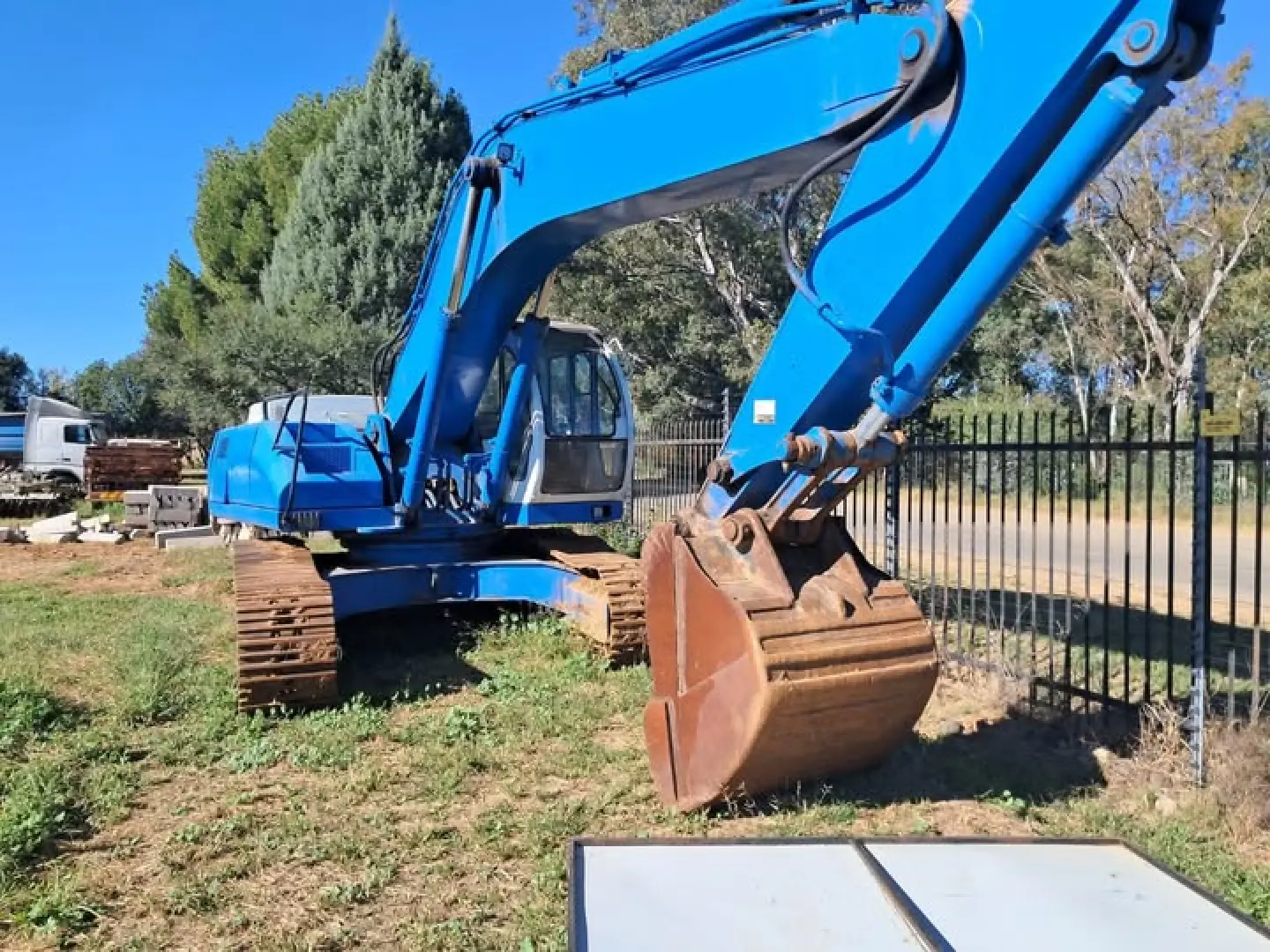 Samsung 30 ton excavator | MK Landbou Dienste