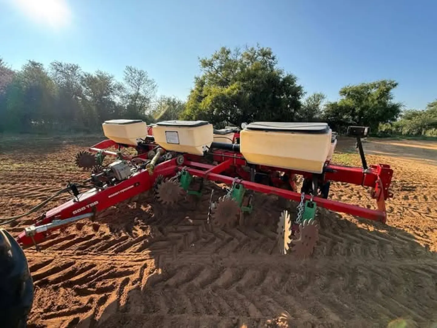 Massey Ferguson 555 planter | MK Landbou Dienste