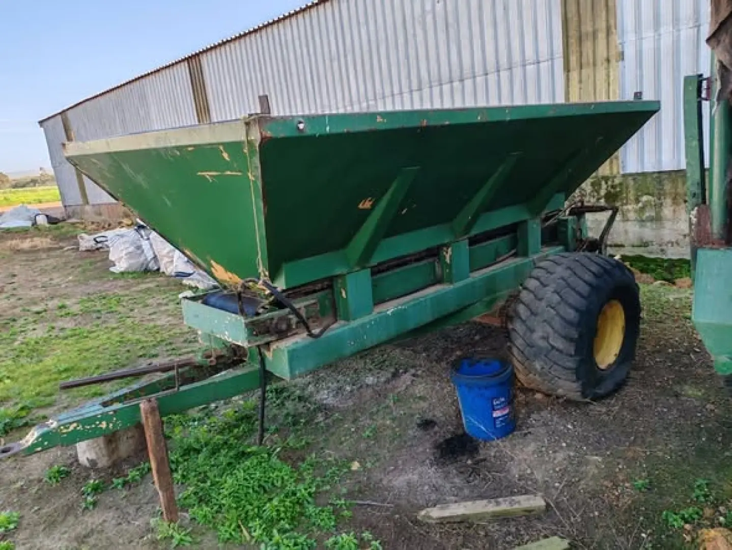 Rovic 5ton strooier   Goeie werkende toestand  | MK Landbou Dienste