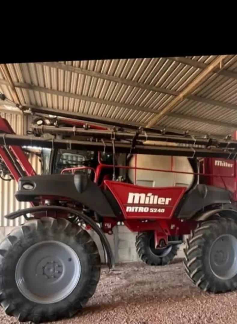 Miller Nitro 5240 spuit met 30 meter balk | QAC Equipment