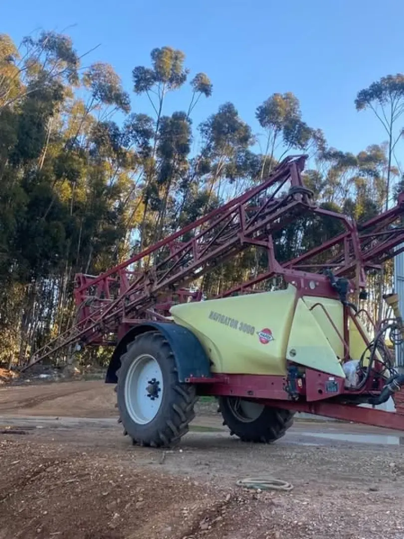 2008 Hardi Navigator 3000 28 meter balk 3000 L tank | QAC Equipment