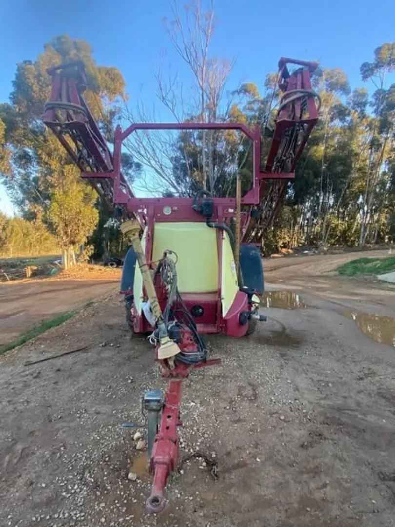 2008 Hardi Navigator 3000 28 meter balk 3000 L tank | QAC Equipment