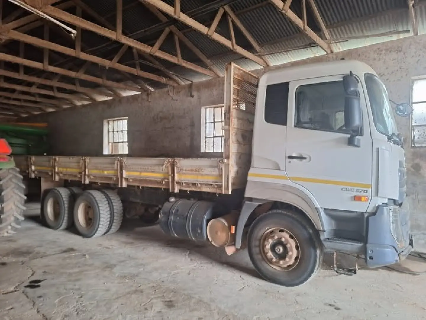 2001 UD CWE 370 | QAC Equipment