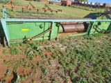 18vt John Deere tafel met sonneblom panne en reel  | MK Landbou Dienste