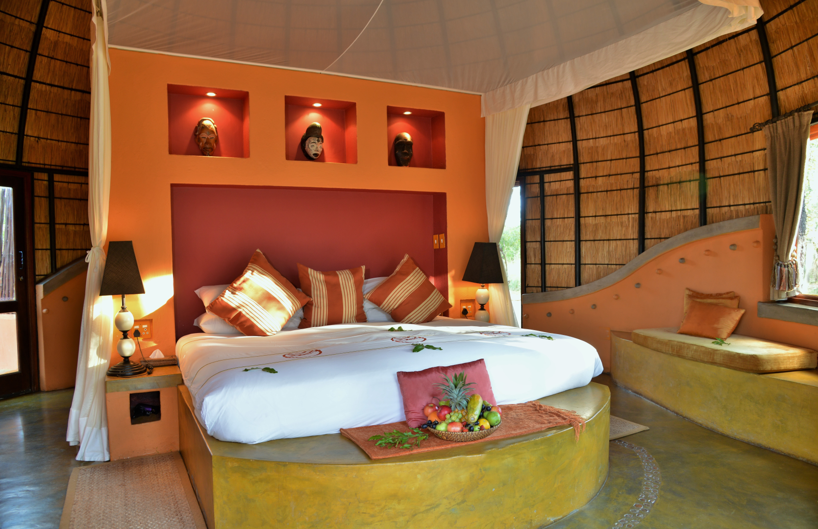Hoyo Hoyo Safari Lodge (May 1, 2026 to Nov 30, 2026) | XL Boland Travel 
