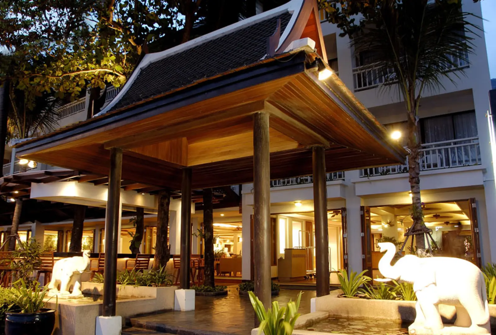Sunset Beach Resort (Jul 27, 2026 to Oct 31, 2026) | XL Boland Travel 