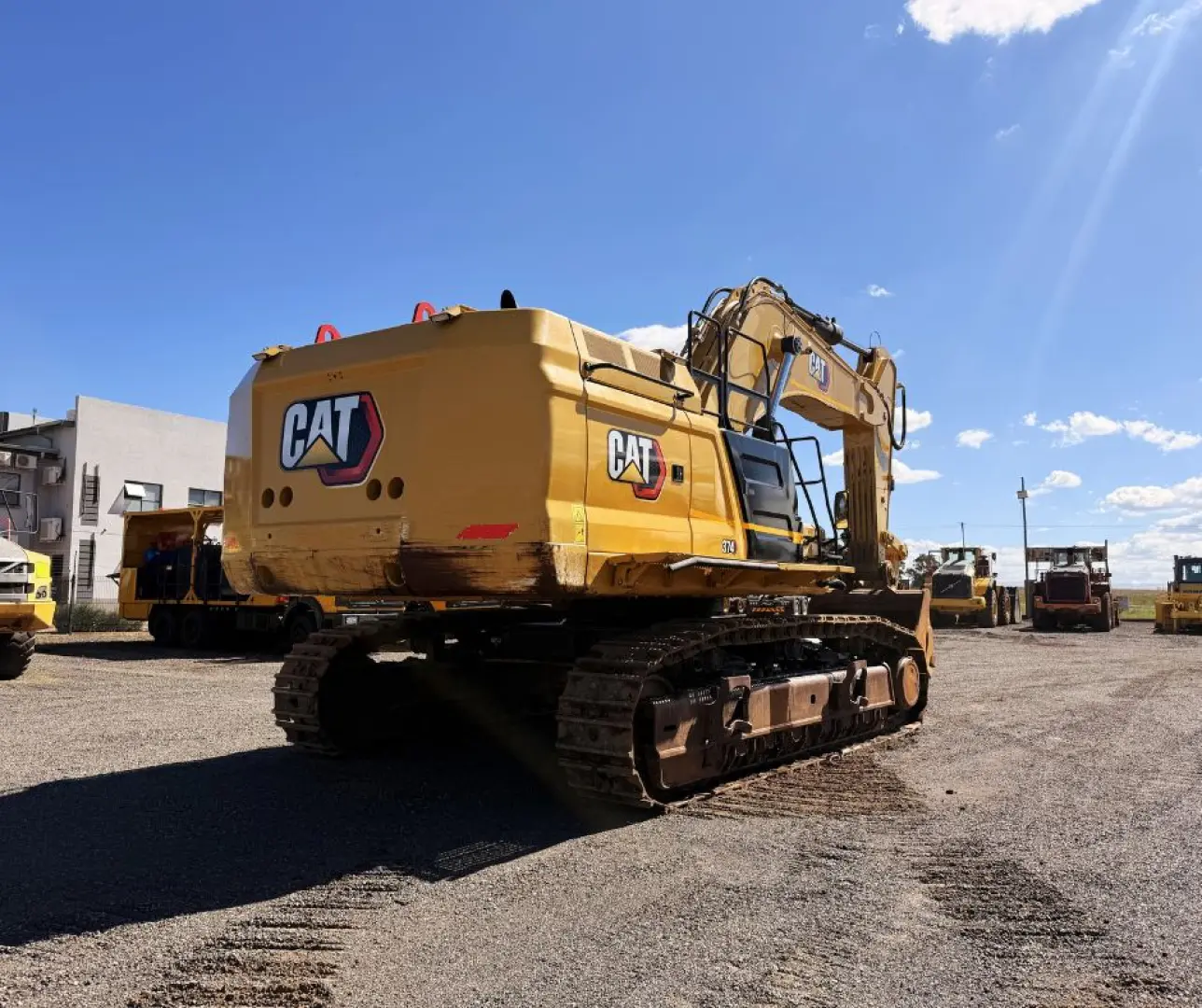 2024 CAT 374 Excavator | 4 214 Hours | EarthComp