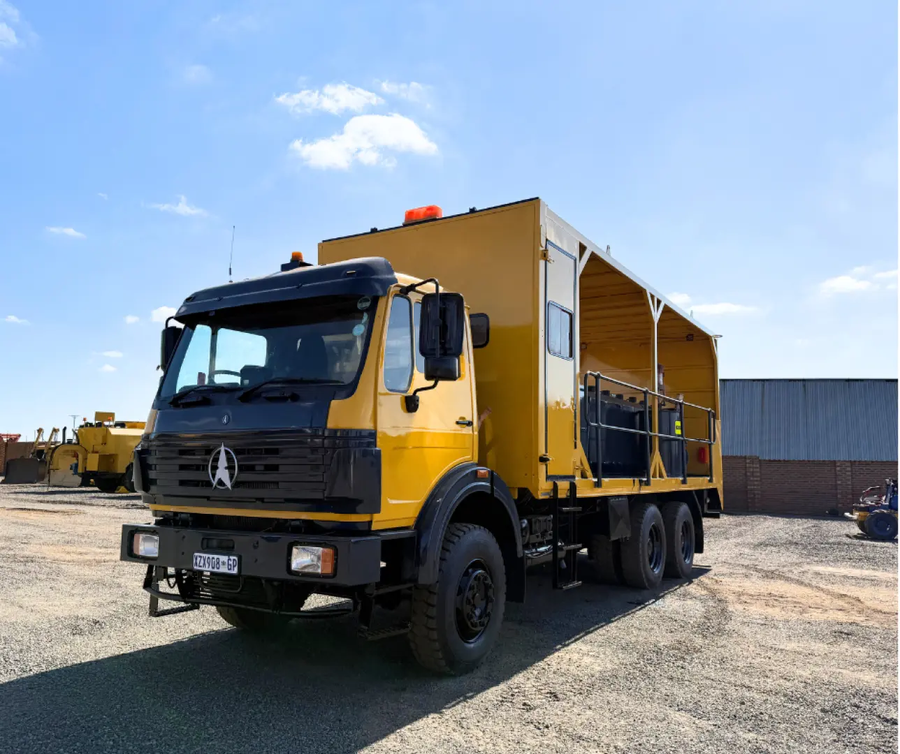 2009 POWERSTAR 2628 6X4 Crew Cab Service Truck | EarthComp