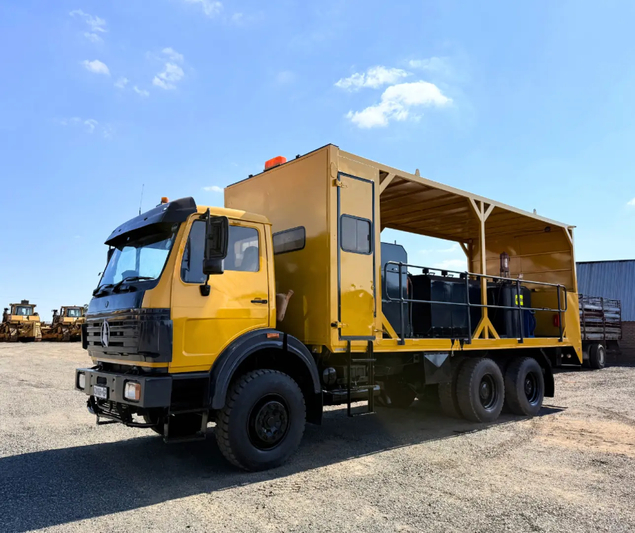 2009 POWERSTAR 2628 6X4 Crew Cab Service Truck | EarthComp