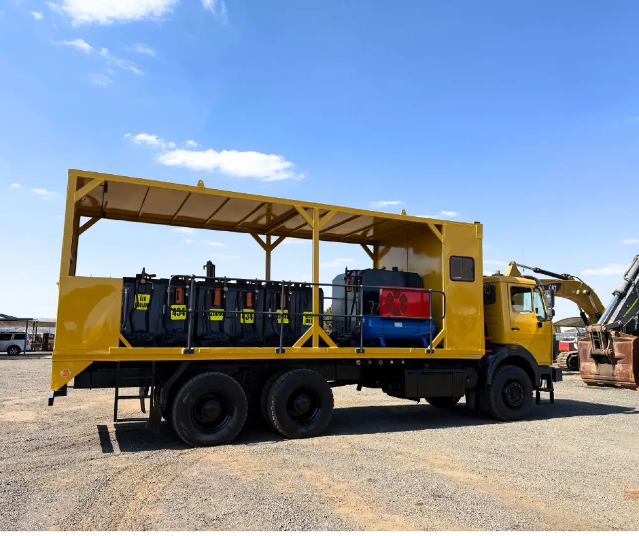 2009 POWERSTAR 2628 6X4 Crew Cab Service Truck | EarthComp
