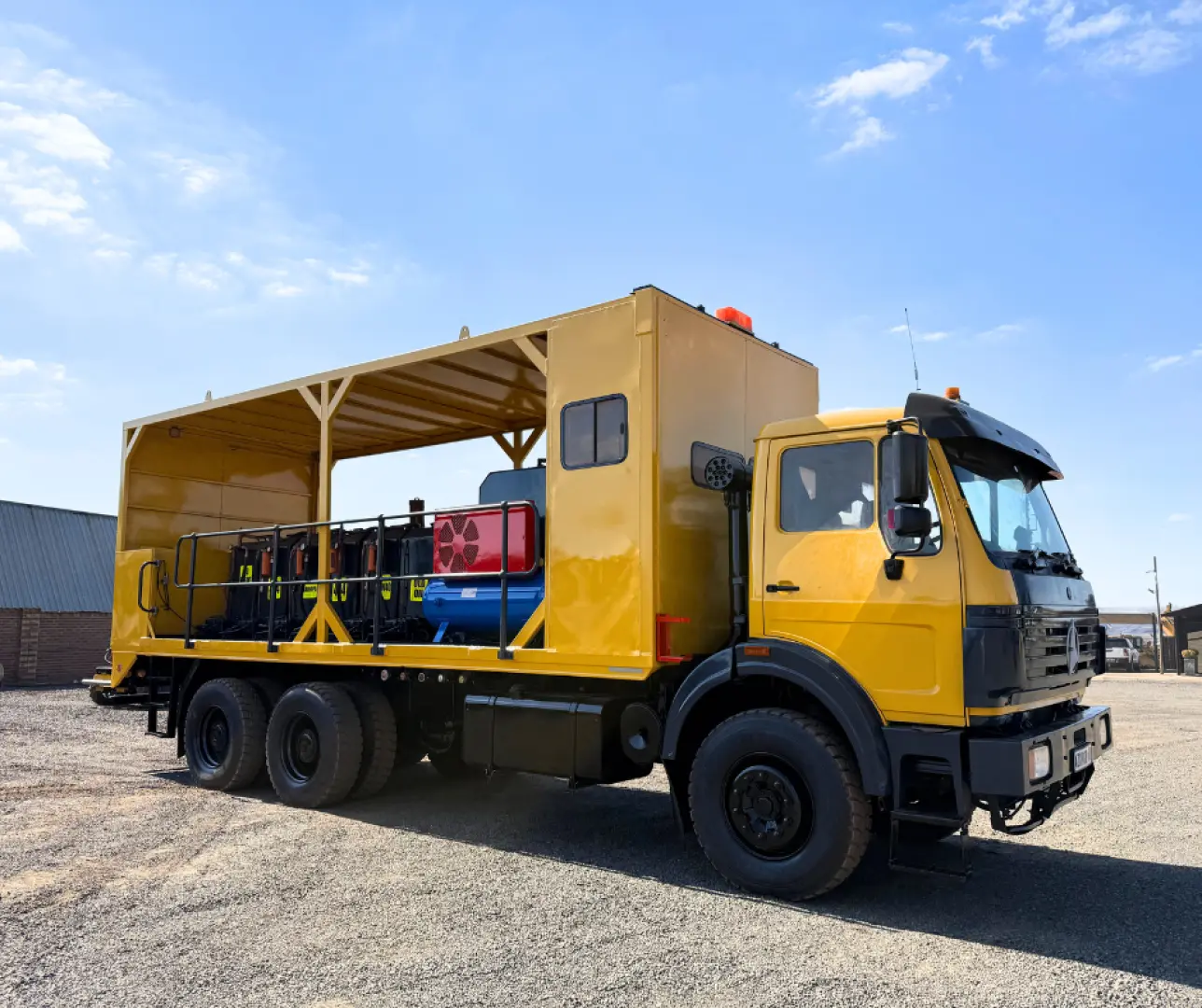 2009 POWERSTAR 2628 6X4 Crew Cab Service Truck | EarthComp