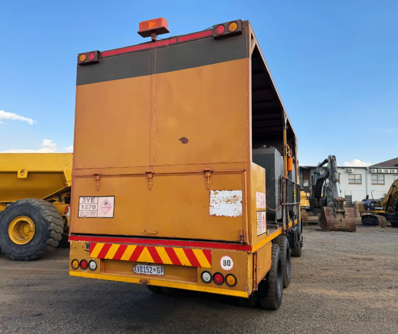 2008 Powerstar 2628 6x4 Crew Cab Service Truck | EarthComp