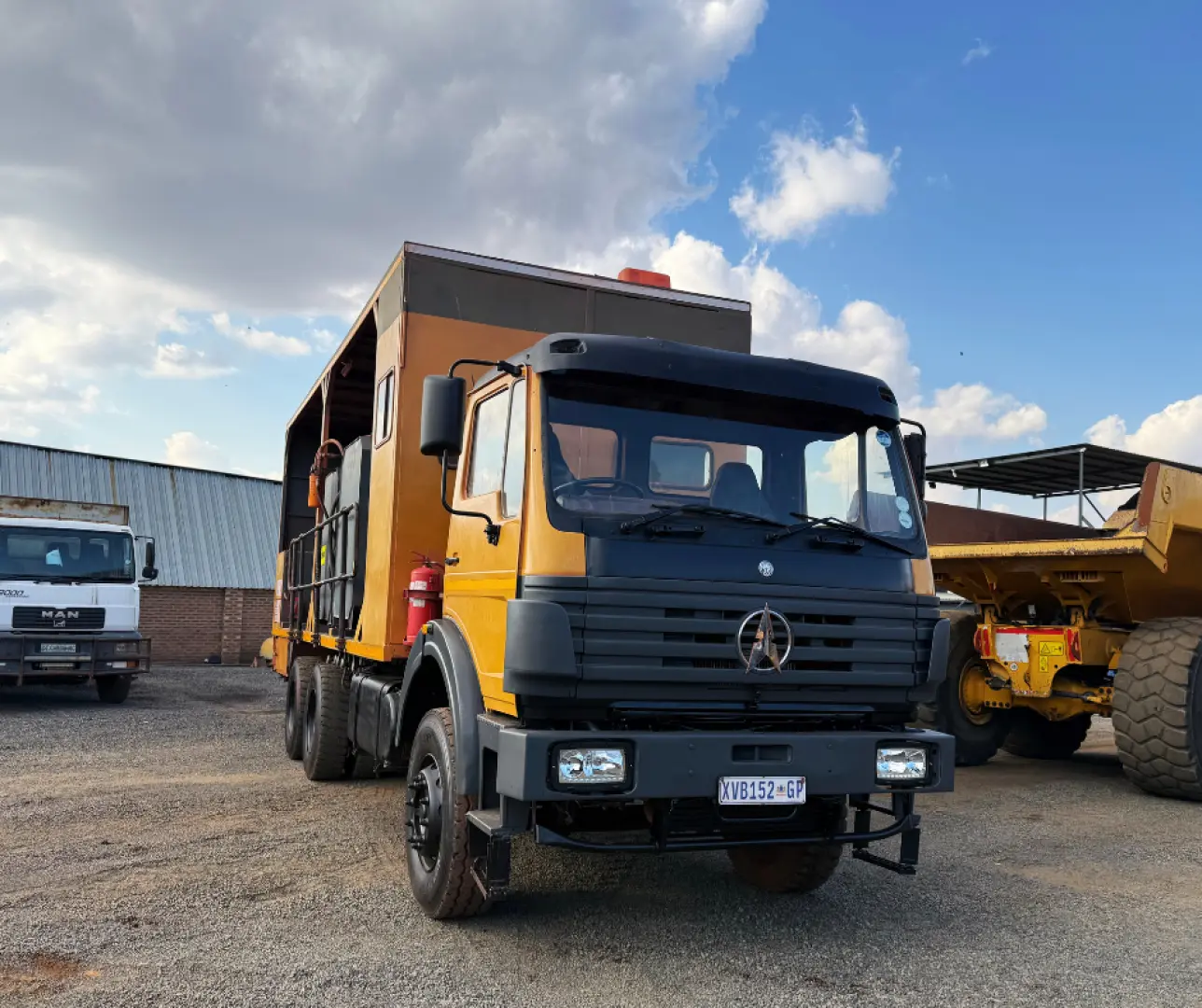 2008 Powerstar 2628 6x4 Crew Cab Service Truck | EarthComp