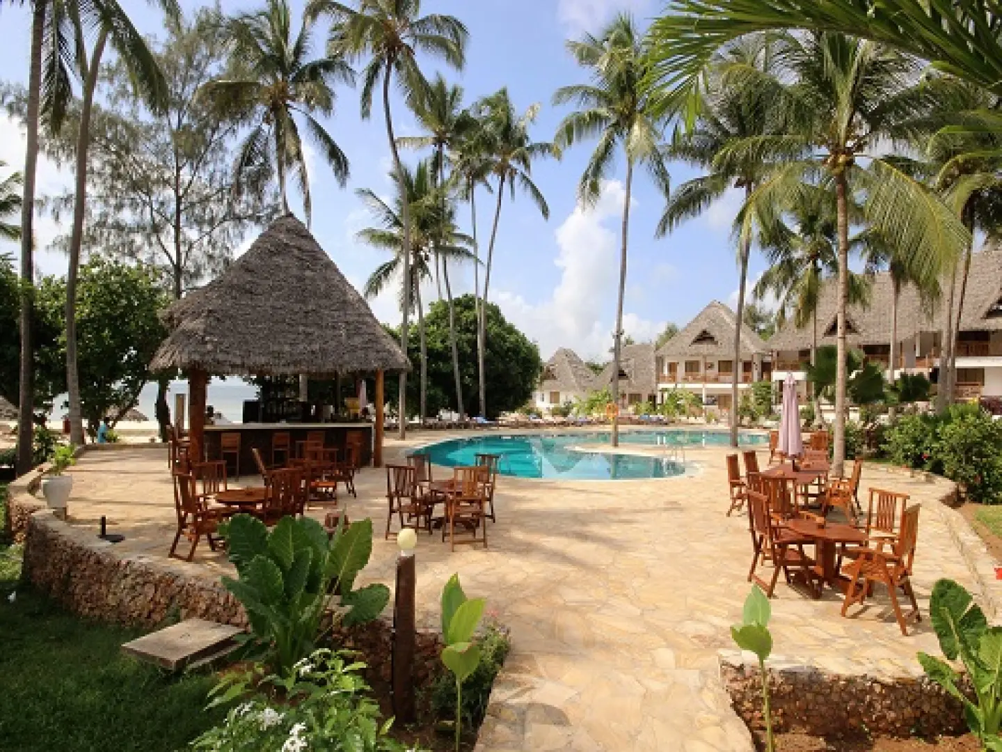 Paradise Beach Resort (Oct 3, 2026 to Dec 19, 2026) | XL Boland Travel 