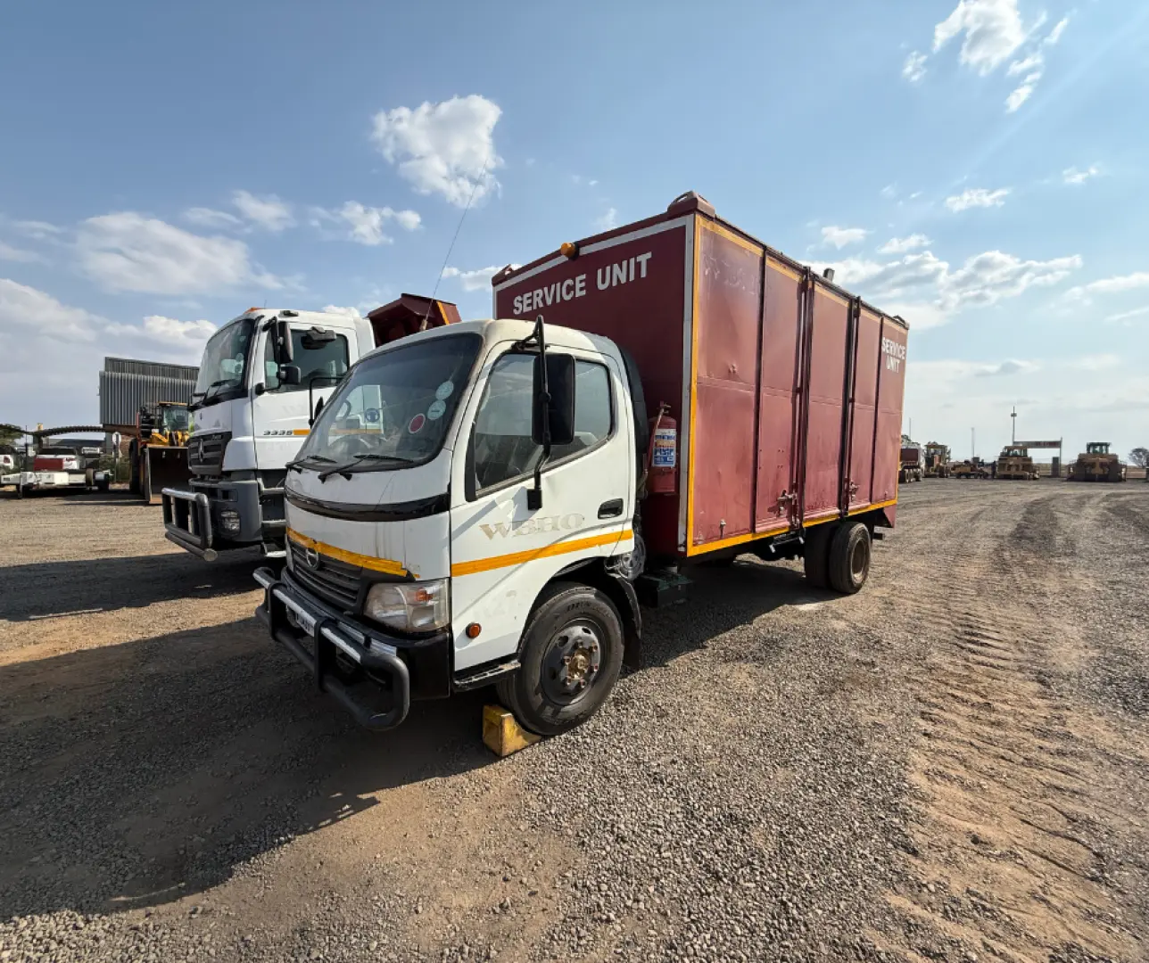 2007 TOYOTA DYNA 8-145 Service Truck | 249 608 km | EarthComp