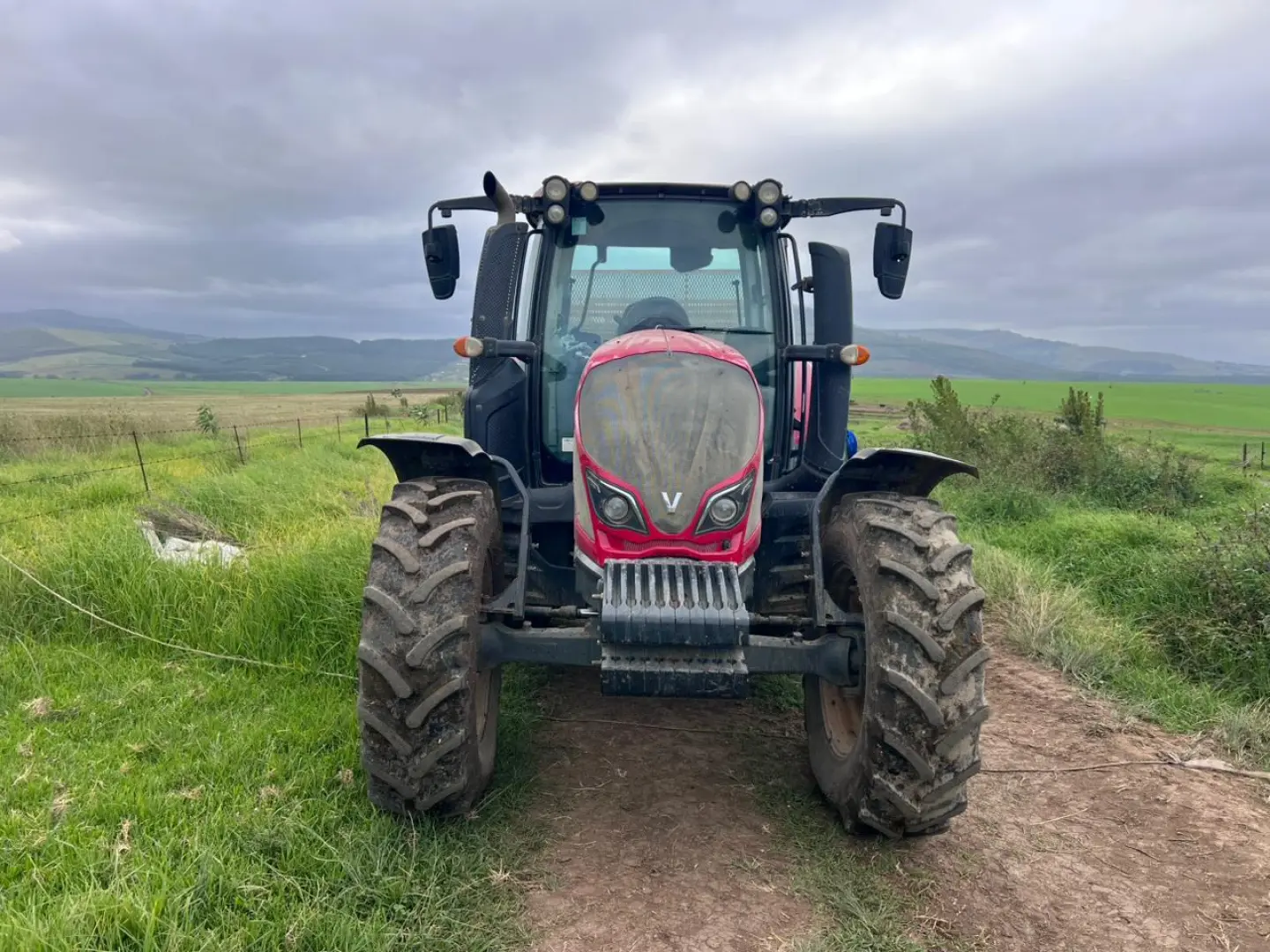 Used Valtra N134 HITECH tractor | Valtrac