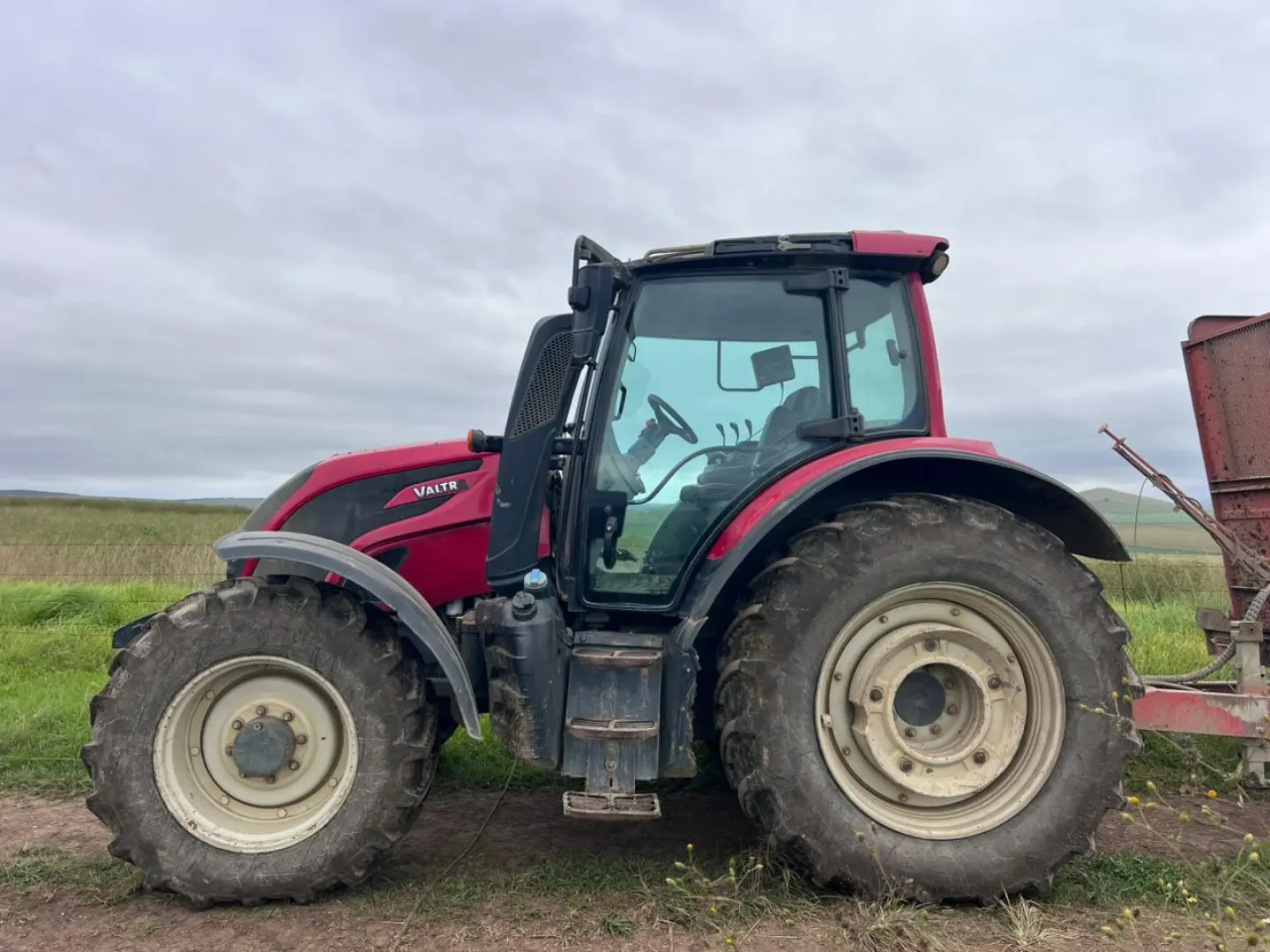 Used Valtra N134 HITECH tractor | Valtrac