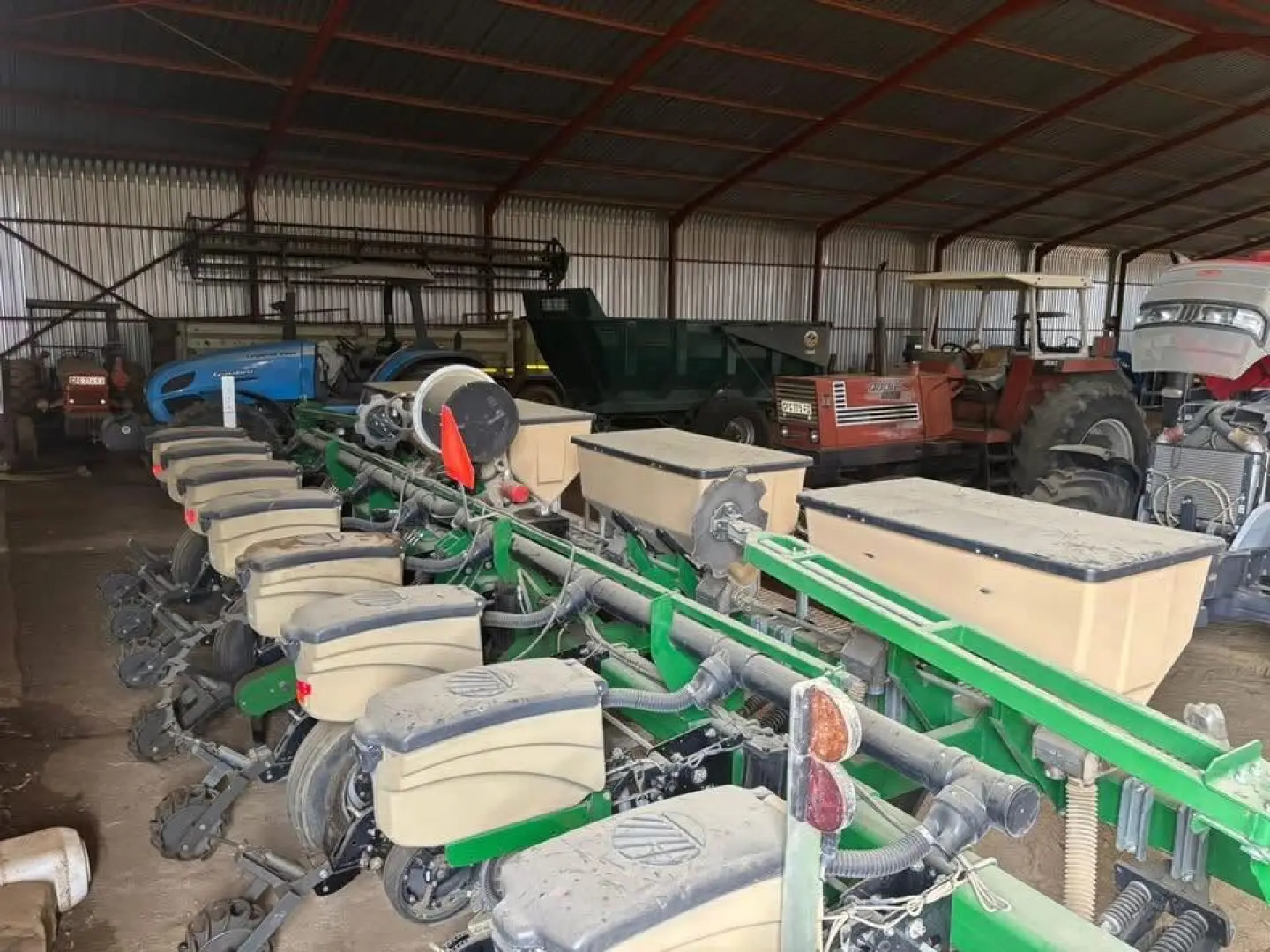 8 ry .91 Great Plains planter | Agrimar 