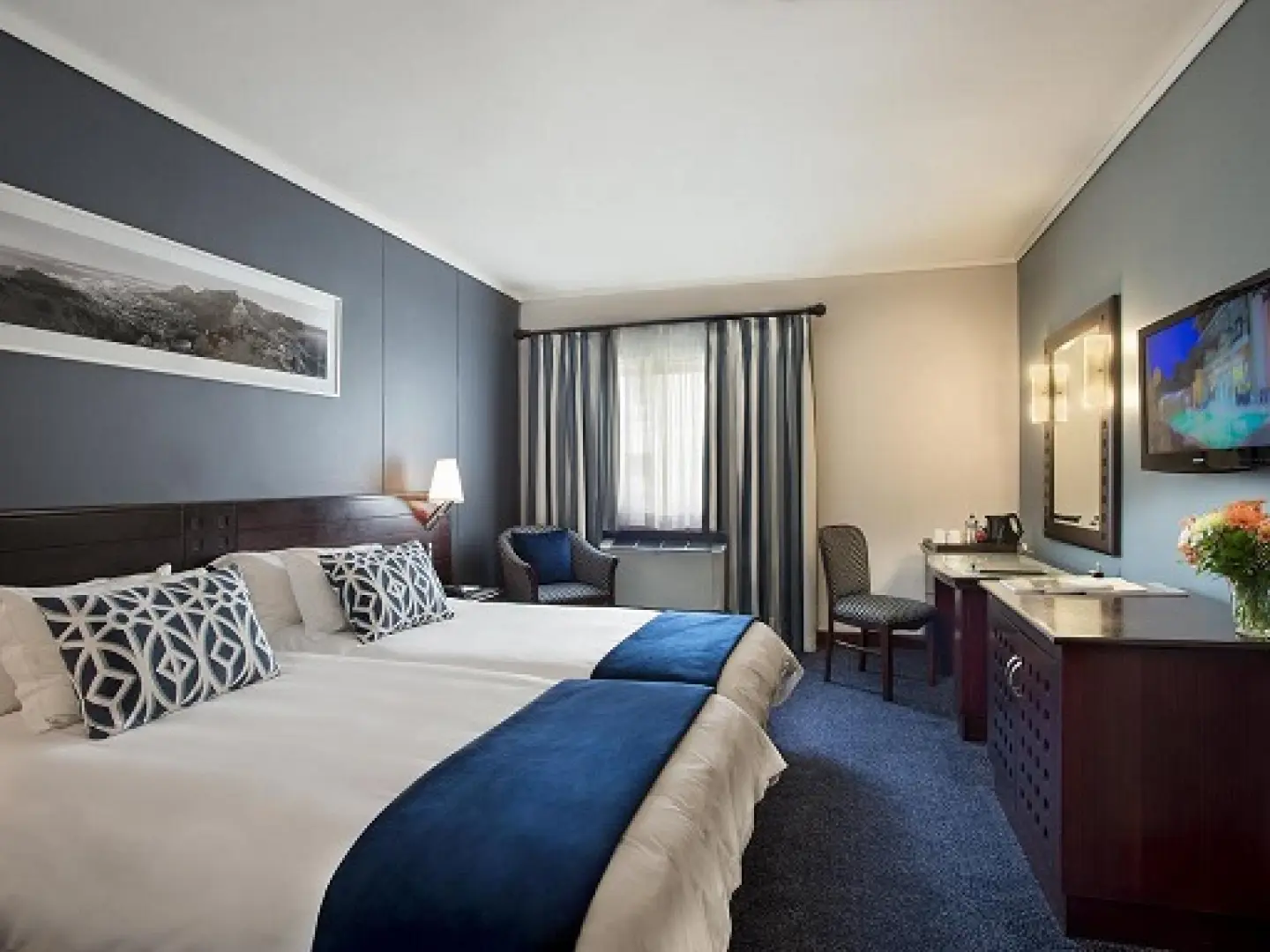 The Commodore Hotel (May 4, 2026 to Oct 25, 2026) | XL Boland Travel 