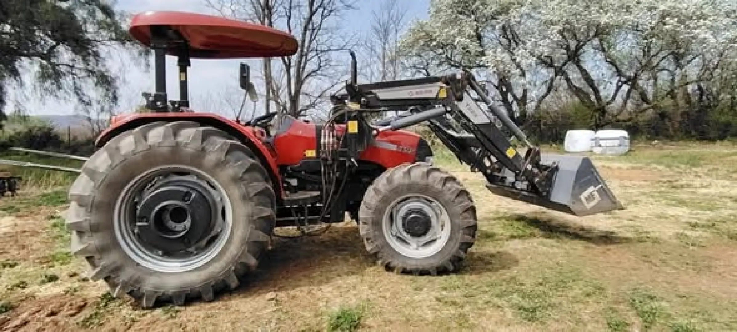 Case JX95 met Metal-Fach T229 laaigraaf  2022 model nog nie geregistreer nie | MK Landbou Dienste