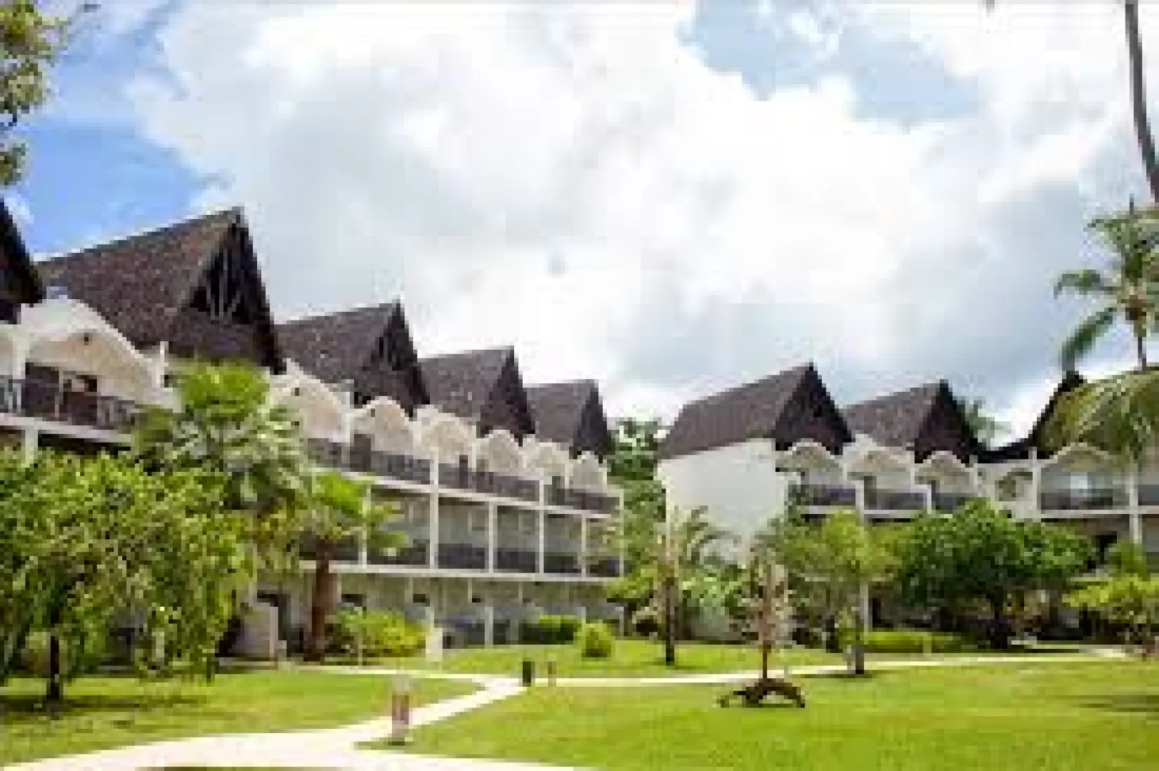 Royal Beach Hotel &amp; Spa (Oct 27, 2026 to Dec 22, 2026) | XL Boland Travel 