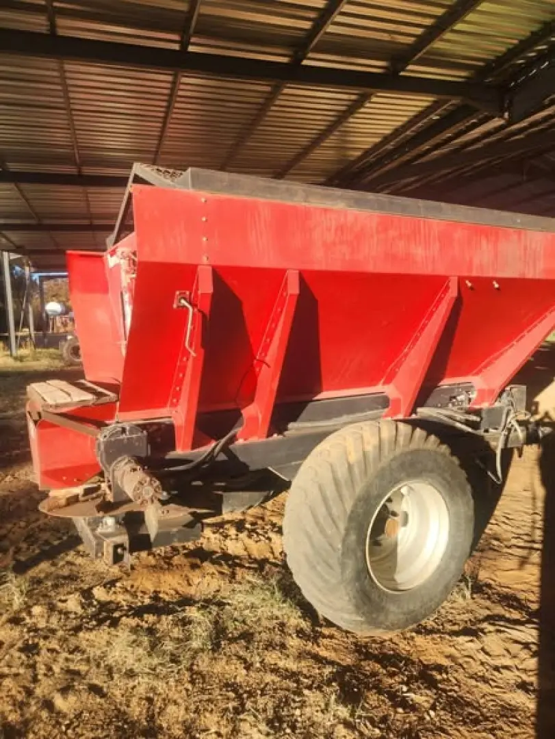 Rovic RF4500 kalkstrooier   Presisie gereed  Hidrolies 