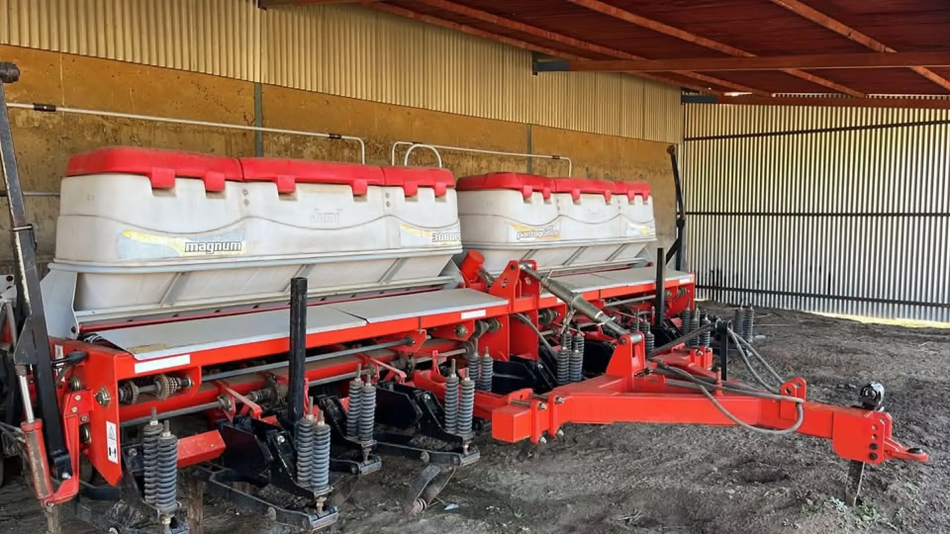 Jumil 2017 model planter min geplant.  Plant gereed. | MK Landbou Dienste