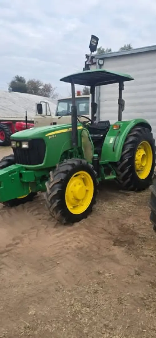 8000 ure John Deere 5075E   2017 model  