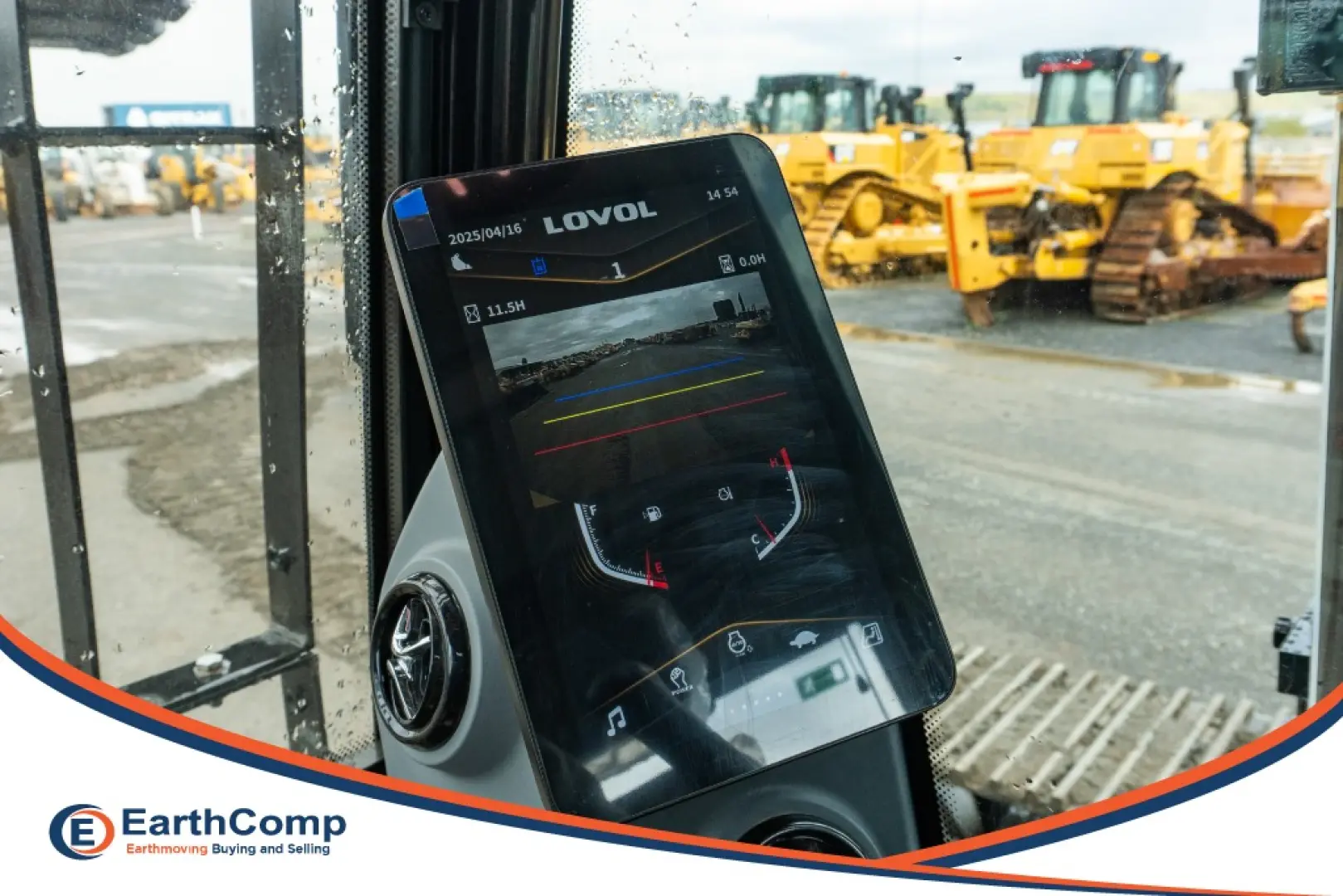 The LOVOL FR315F Excavator | Earthcomp 