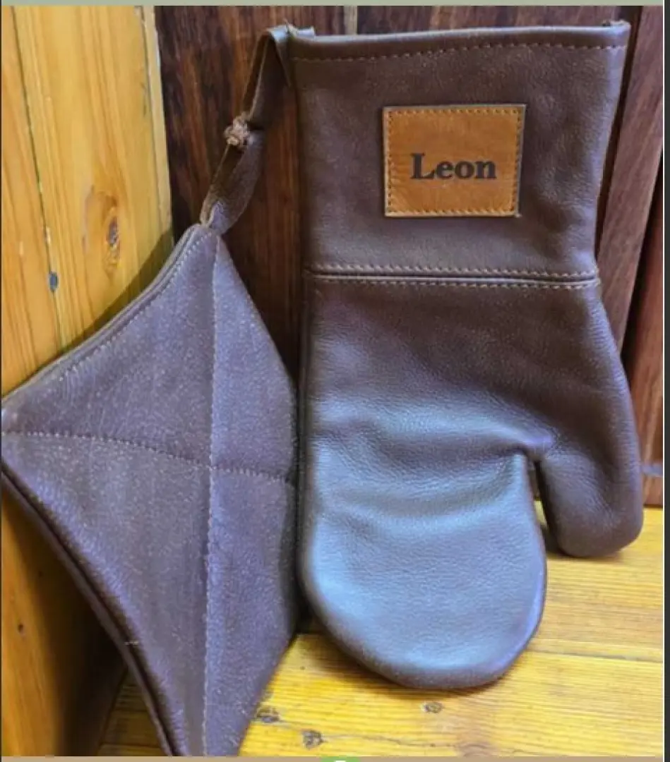 Buffalo Leather Oven Mitt &amp; Pot holder Set | Oven Mitt &amp; Pot Holder | Outdoor Innovation