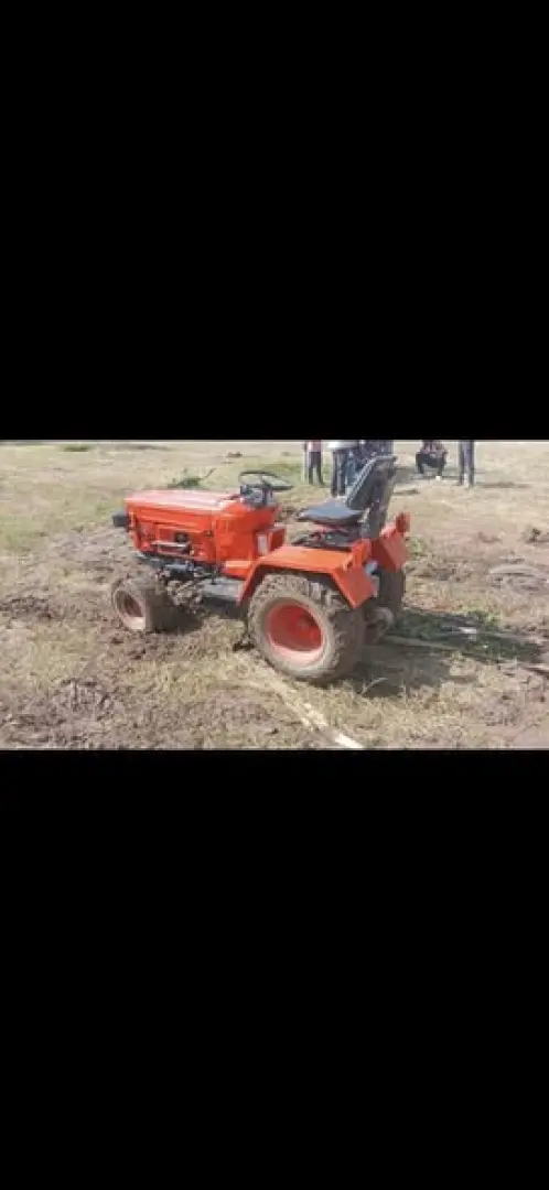 Yanmar trekkertjie   4X4    Lift en pto werk  | MK Landbou Dienste