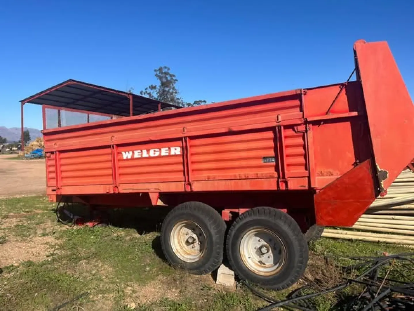 Welger LS 320T misstrooier   8 Ton | MK Landbou Dienste