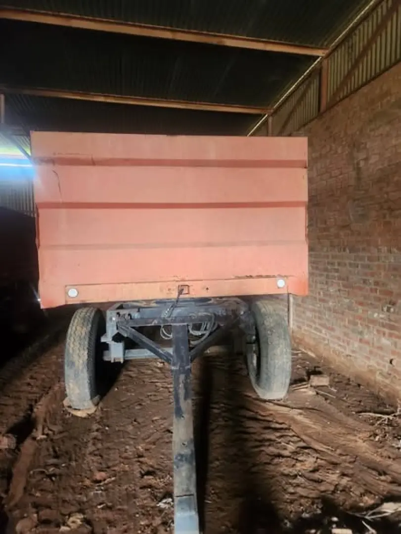 0 ton LM Sleepwaens  Bakke is mooi binne 4 beskikbaar  | MK Landbou Dienste