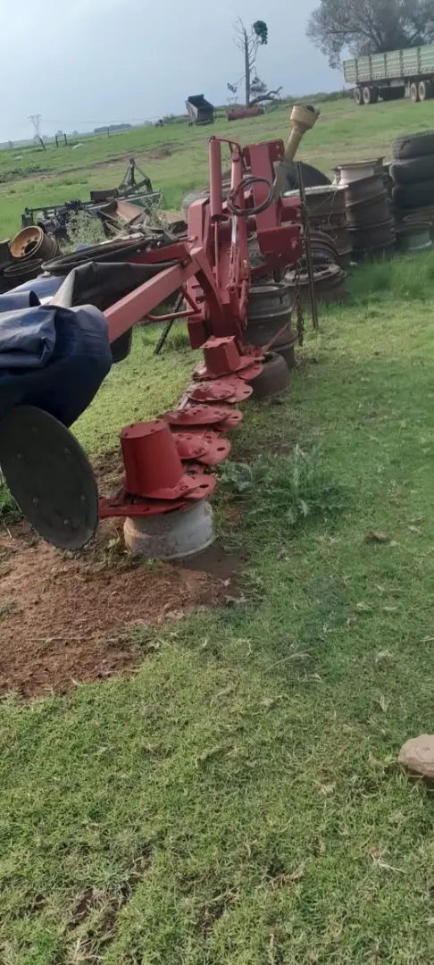 Prys verlaag 5 tol Kuhn snyer Goeie toestand | MK Landbou Dienste