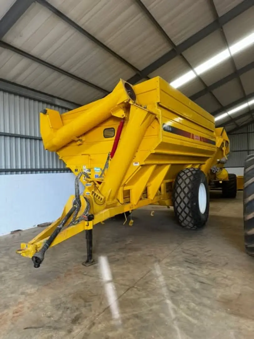 Ascaneli tapkar 21 ton( 18 ton wat ekstensie op het.   Fire fighter kom nie saam nie | MK Landbou Dienste