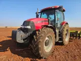 Die trekker werk tans maar hy is enige tyd beskikbaar.  6950 ure op.  2008 model | MK Landbou Dienste