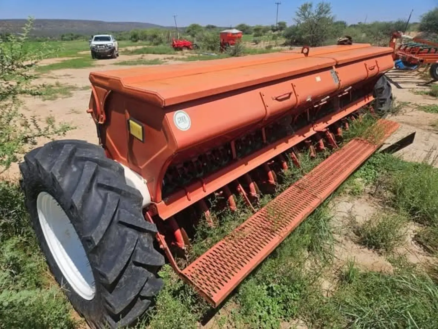 Rovic leers fynsaad planter 2021 model  Net so +- 50ha lusern geplant met hom  | MK Landbou Dienste